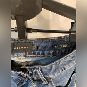 Tahari blue jeans